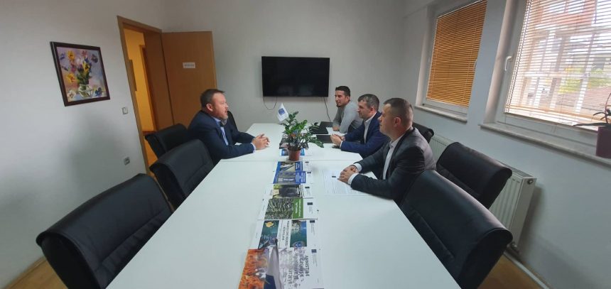 Director of the INL for Kosovo, Mr. Shawn Waddoups, visits KLI