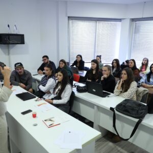 Studentët e Klinikës Ligjore trajnohen për analizën e të dhënave në drejtësi Studentët e Klinikës Ligjore trajnohen për analizën e të dhënave në drejtësi