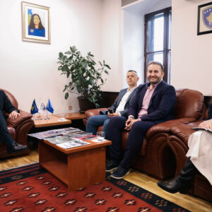 Drejtuesit e IKD-së avokojnë për zbatimin e rekomandimeve në Agjencinë për Parandalimin e Korrupsionit