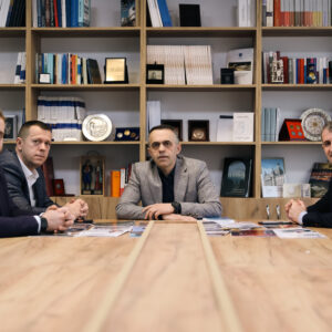 Drejtuesit e IKD-së avokojnë për zbatimin e rekomandimeve në Panelin Zgjedhor për Ankesa dhe Parashtresa