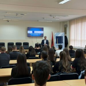 Njohja me të drejtat themelore dhe sistemin e drejtësisë: IKD organizoi trajnime për nxënësit e shkollave të mesme në disa komuna të Kosovës