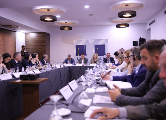 Publikohet raporti “Reforma në ngërç”: Zbatimi i Strategjisë për Sundimin e Ligjit 2025–2026 dhe Planit të Veprimit për vitin 2025