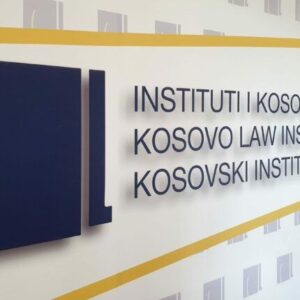 Qeveria pa mandat po uzurpon kompetencat kushtetuese dhe ligjore Qeveria pa mandat po uzurpon kompetencat kushtetuese dhe ligjore