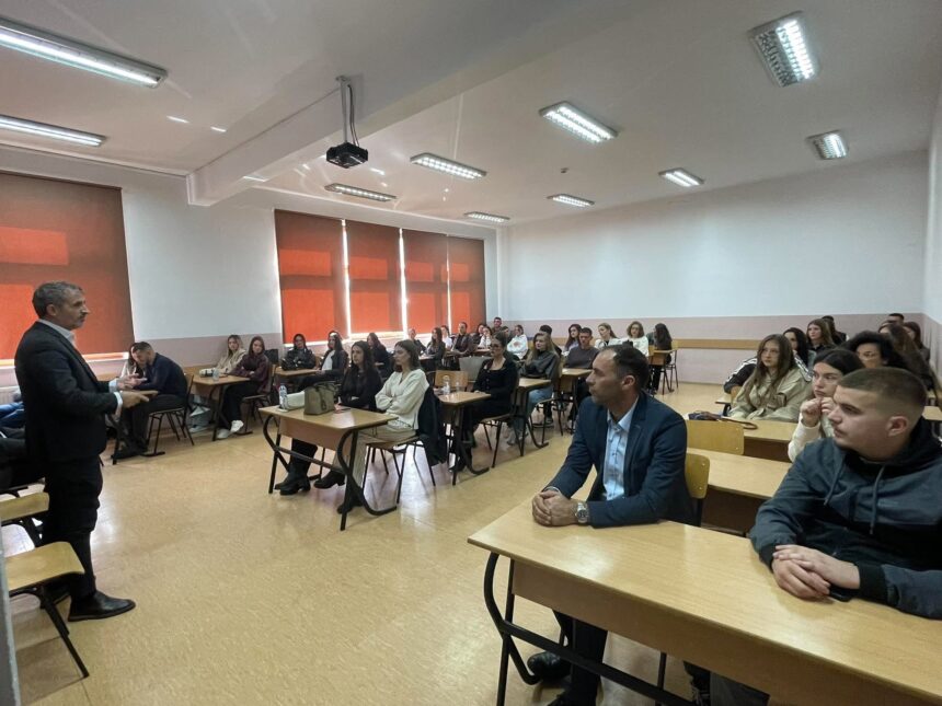 IKD diskuton me studentët në Prizren për Nismën Legjislative Qytetare IKD diskuton me studentët në Prizren për Nismën Legjislative Qytetare